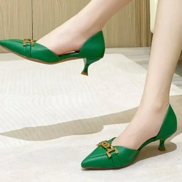 Green Chain Detail Pumps Heels - Picture 3 of 6